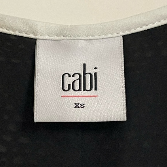 Gorgeous CAbi black/white Sleeveless Top in excellent condition! XS - Picture 3 of 3